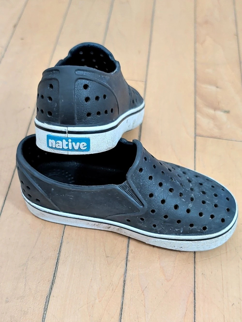 Native Toddler Size 11 Slip-On Sneakers Sandals Watershoes in Black
